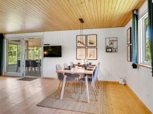 Holiday Home Ulpu - 500m to the fjord by Interhome
