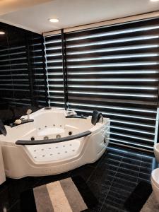 Florence Luxury Apartment Mamaia