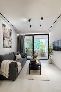 Prime Location - Moid Urban Suites
