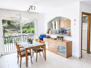 Apartment El Jardinet by Interhome