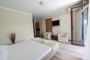 Casa Aless Eselnita Adults Only 14 plus