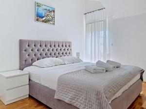 Apartment Mary & Klara-1 by Interhome