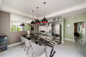 Jomtien Beach 50m 3bd courtyard villa - Preferred for families with children Pet-friendly