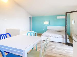Apartment Oblo sul mare by Interhome