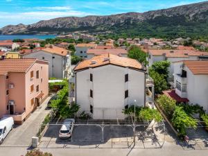 Mira & Ivan Apartments with Terrace and Parking by Irundo