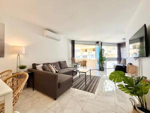 Marina Views Marbella Beachfront Center - EaW Homes