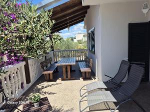 Holiday House Harmony