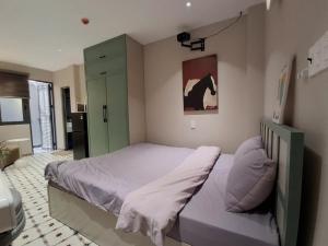 Retro Condo Near Airport
