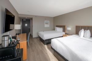 Coast Chilliwack Hotel by APA