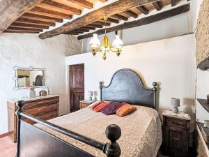 Holiday Home Shelter in the heart of Tuscany by Interhome