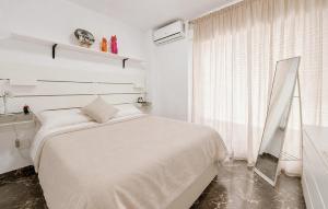 Beach Front Apartment In Torrevieja With Wifi