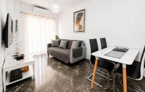 Beach Front Apartment In Torrevieja With Wifi
