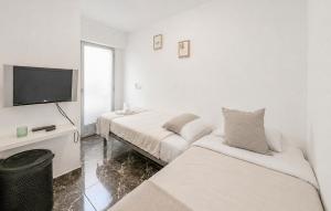 Beach Front Apartment In Torrevieja With Wifi