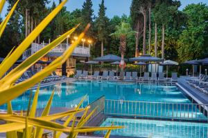 K Maris Hotel