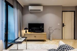 Bang Tao - 10 Min to Beach - Bright and Peaceful Stay