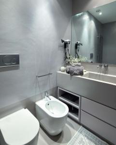 Colosseum Boutique Home - Elegant Design Apartment 300mt from the Colosseum