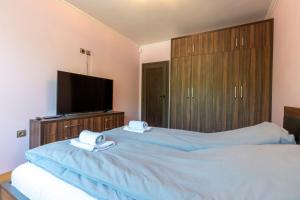 Yono Stay - Spacious 2-Bedroom Near Center & Stadium