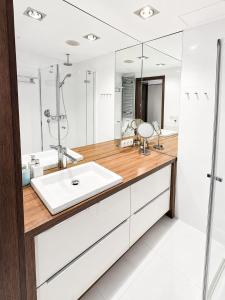 Golden Hour Marine Suite 508 - Sea View at Marine Hotel