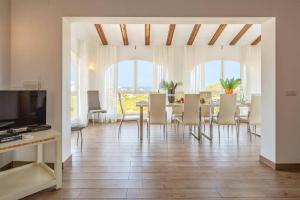 Villa Ayora by Villa Plus