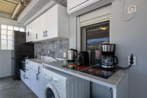 Myrto luxurious top floor studio