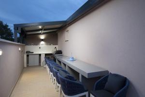 4-bedroom villa with pool in Peroj