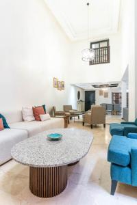 Elegant Duplex | 4 Bedrooms | City Center