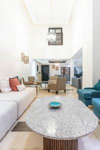 Elegant Duplex | 4 Bedrooms | City Center