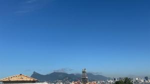 COBERTURA Uni Home 1003 - ESTILO, CONFORTO, ESPAÇO E BELÍSSIMA VISTA DA BAÍA DE GUANABARA E DO RIO DE JANEIRO