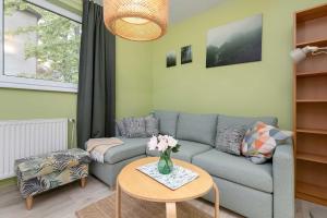 Przestronny Apartament dla 8 osób w Spokojnej Okolicy by Noclegi Renters
