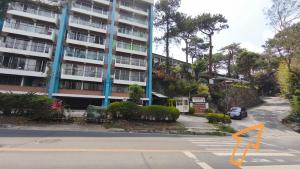 3 Bedroom 2 CR unit by La Vida Homestay Baguio