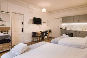 Modern Studio in Salvador Near Metro Fits 4