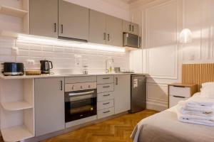 Modern Studio in Salvador Near Metro Fits 4