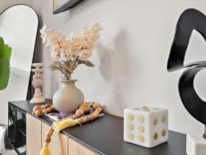 First 1507 Bright Skyline Miami Studio