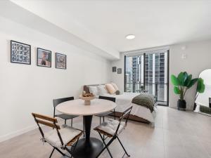 First 1507 Bright Skyline Miami Studio