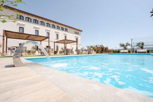 El Serral Hotel