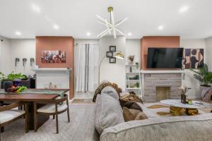 Trendy East End Escape with Spa Bath and Game Loft with Foosball and Poker