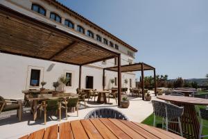 El Serral Hotel