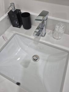 Private 1 BR Apt Wi-Fi Parking NearAmenities