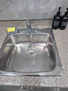Private 1 BR Apt Wi-Fi Parking NearAmenities