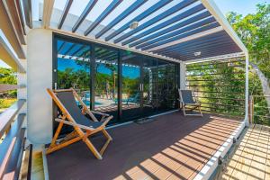 Cozy Secret Beach Getaway w Pool Iguana Casita
