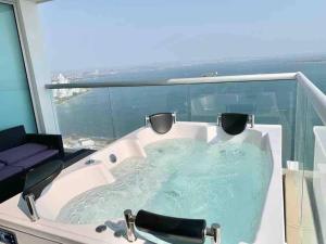 3 Bedroom Sunset penthouse private jacuzzi