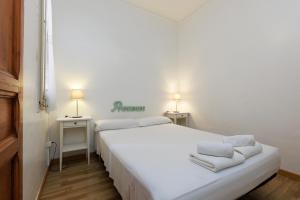 ApartEasy - Gracia Market 2bedroom with balcony