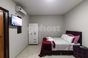 Modern Studio 1 Queen Bed City Center
