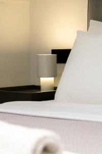 Luxury Glyfada flat steps from sea & main market