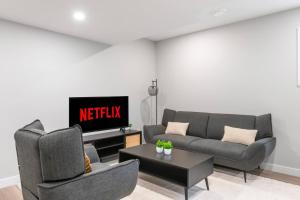 Stylish 1BR Guest Suite | Near UofA, Whyte & DT