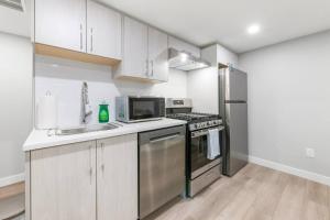 Stylish 1BR Guest Suite | Near UofA, Whyte & DT