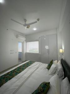 Executive 1BHK Studio near Expo Mart