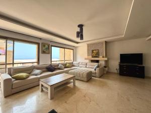 High standing apartment - Pool & Beach 2 min away