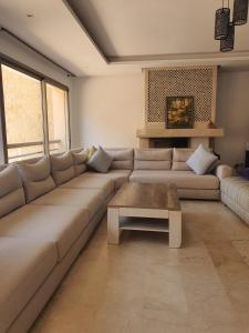 High standing apartment - Pool & Beach 2 min away