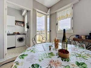 Apartment Les Terrasses de Pornic by Interhome